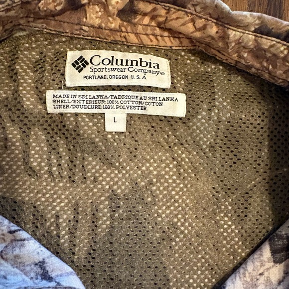 Columbia Camouflage Long Sleeve Shirt- vented in back. - Picture 2 of 5